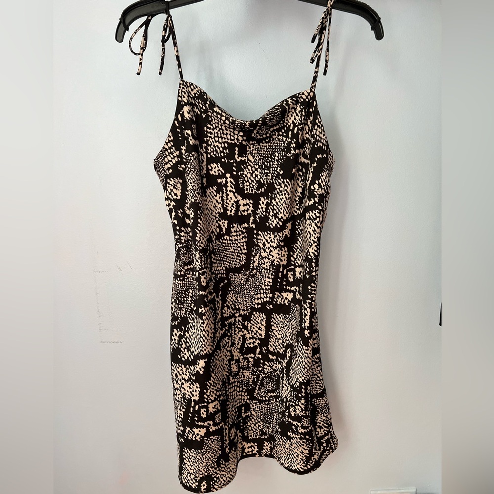 Zara silky dress in black/ cream dotted pattern :)